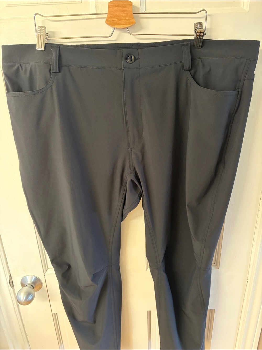 Under Armour Men’s Loose Fit Tactical Flex Pants in black size 44X30 - Picture 2 of 15